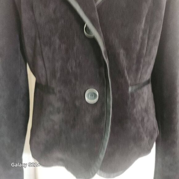 J17 Larry Levine dressy black soft corduroy blazer with faux leather trim - Picture 2 of 9